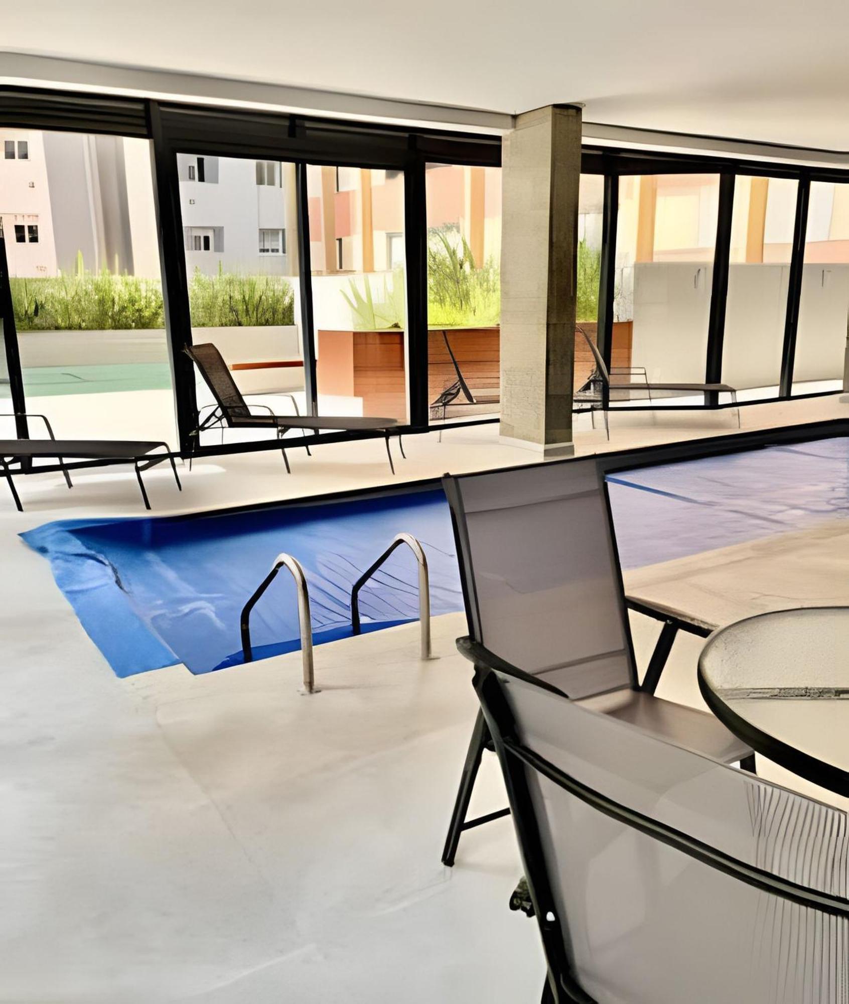 Fantastico, C/ Ar Condicionado E Piscina